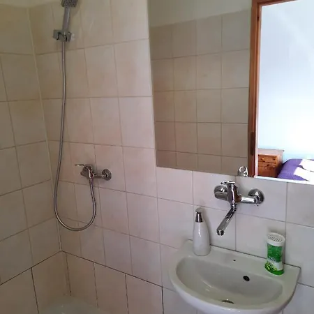 Zarra Apartahotel *