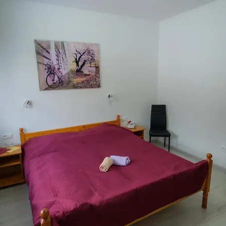 Zarra Ξενοδοχείο με διαμερίσματα 3*